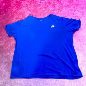 This is a dark blue xl